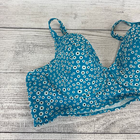 Torrid Plus Size Blue Summer Floral Swim Bikini Top Size 4X D/DD - Picture 2 of 8